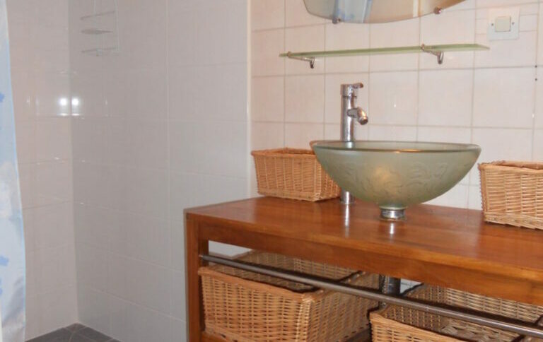 Gîte de Kermérour - salle d'eau avec douche à l'italienne